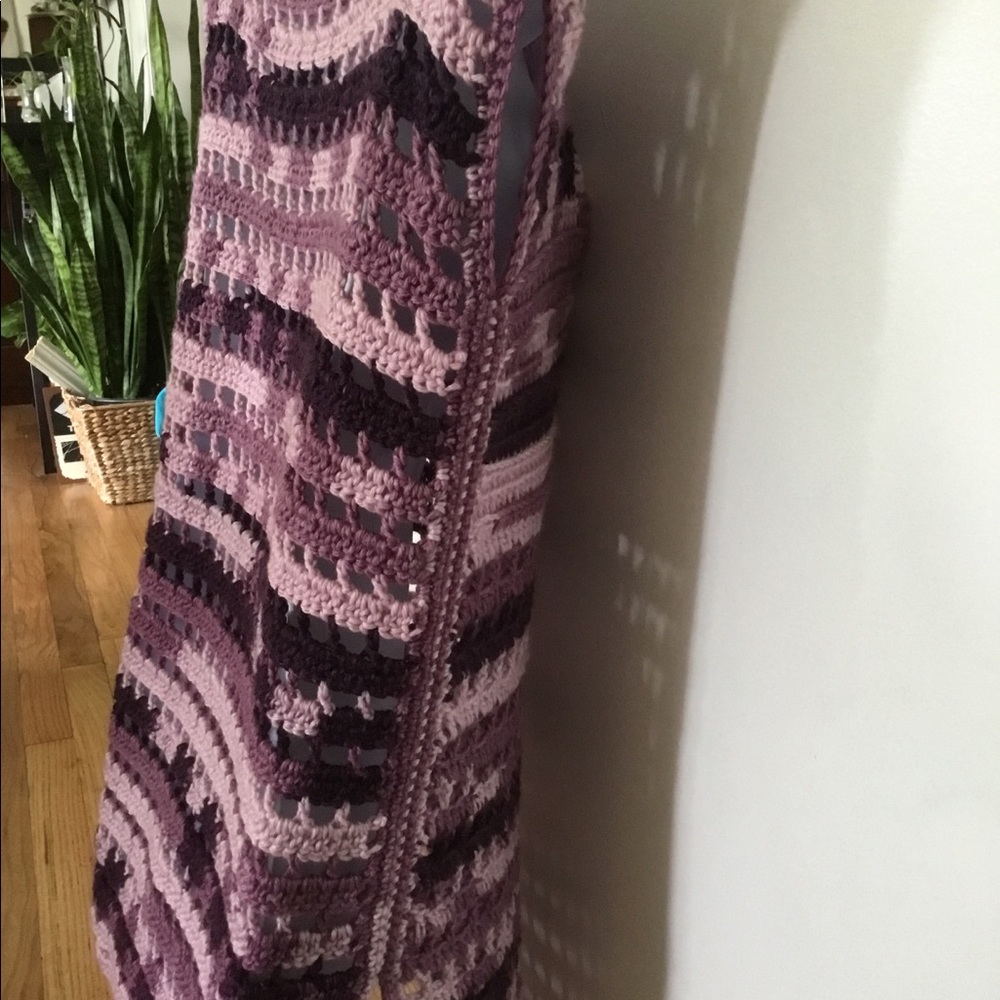 Crocheted tops - Picture 3 of 3